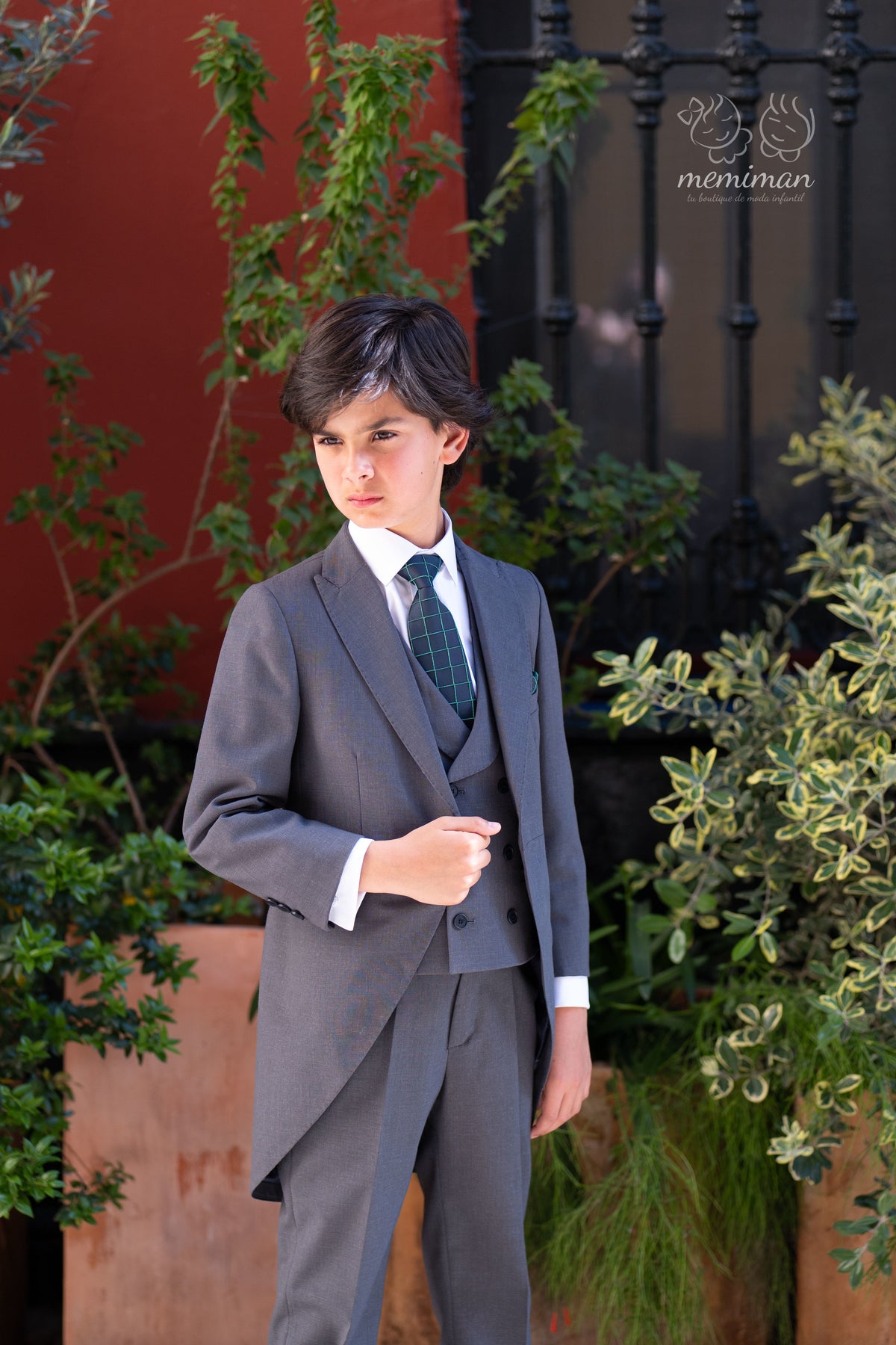 10-03051 Traje de Casaca