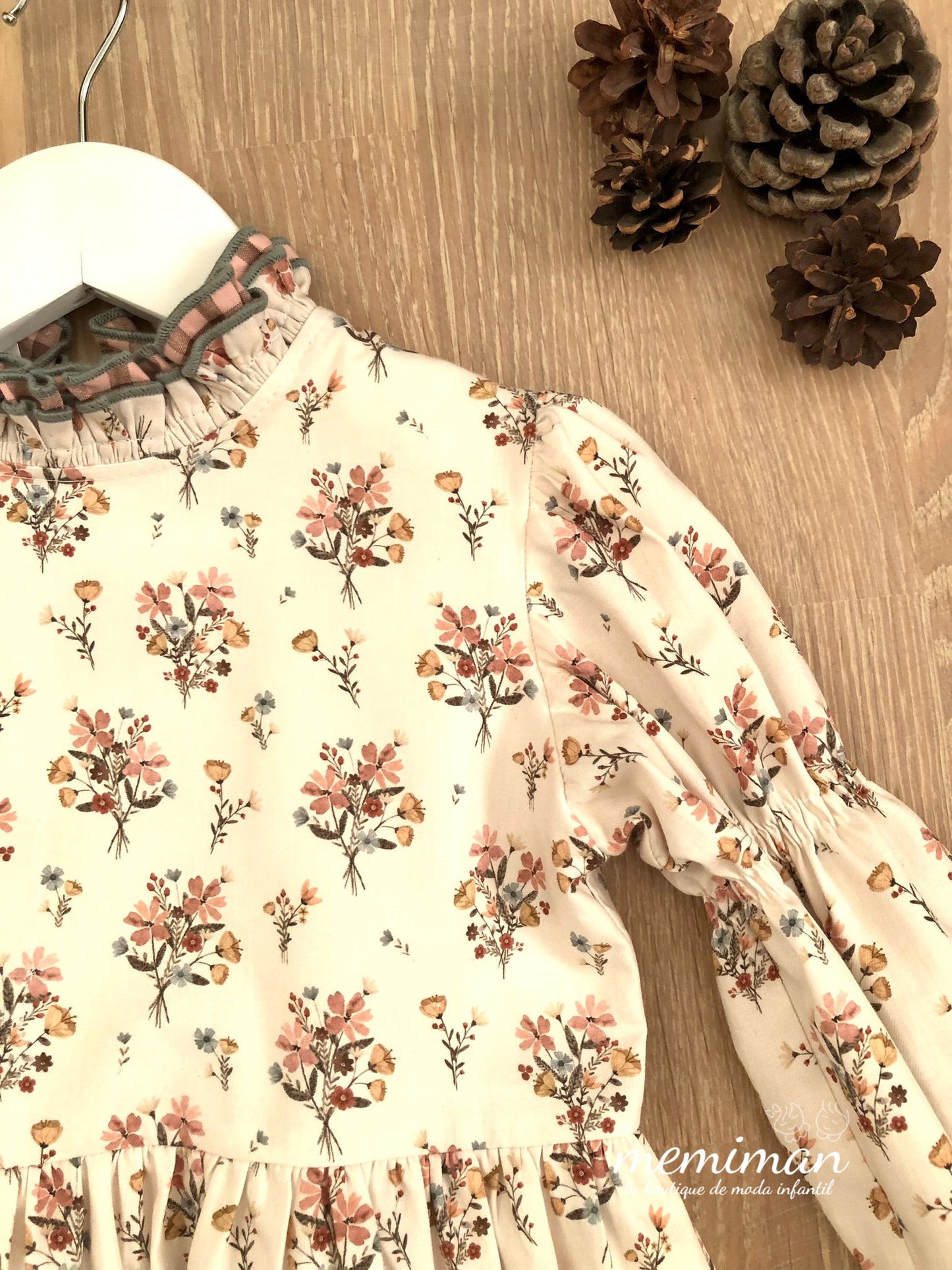 TAUPE Robe classique GLOBO