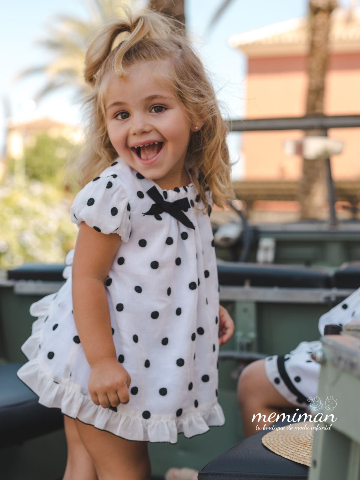 01-46022 Robe bébé brodée à pois