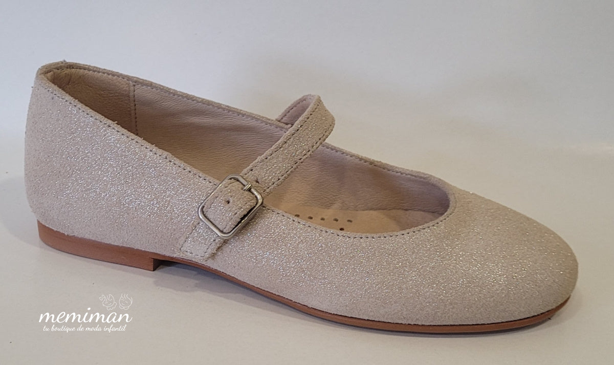 24274 Buckle Court Shoe