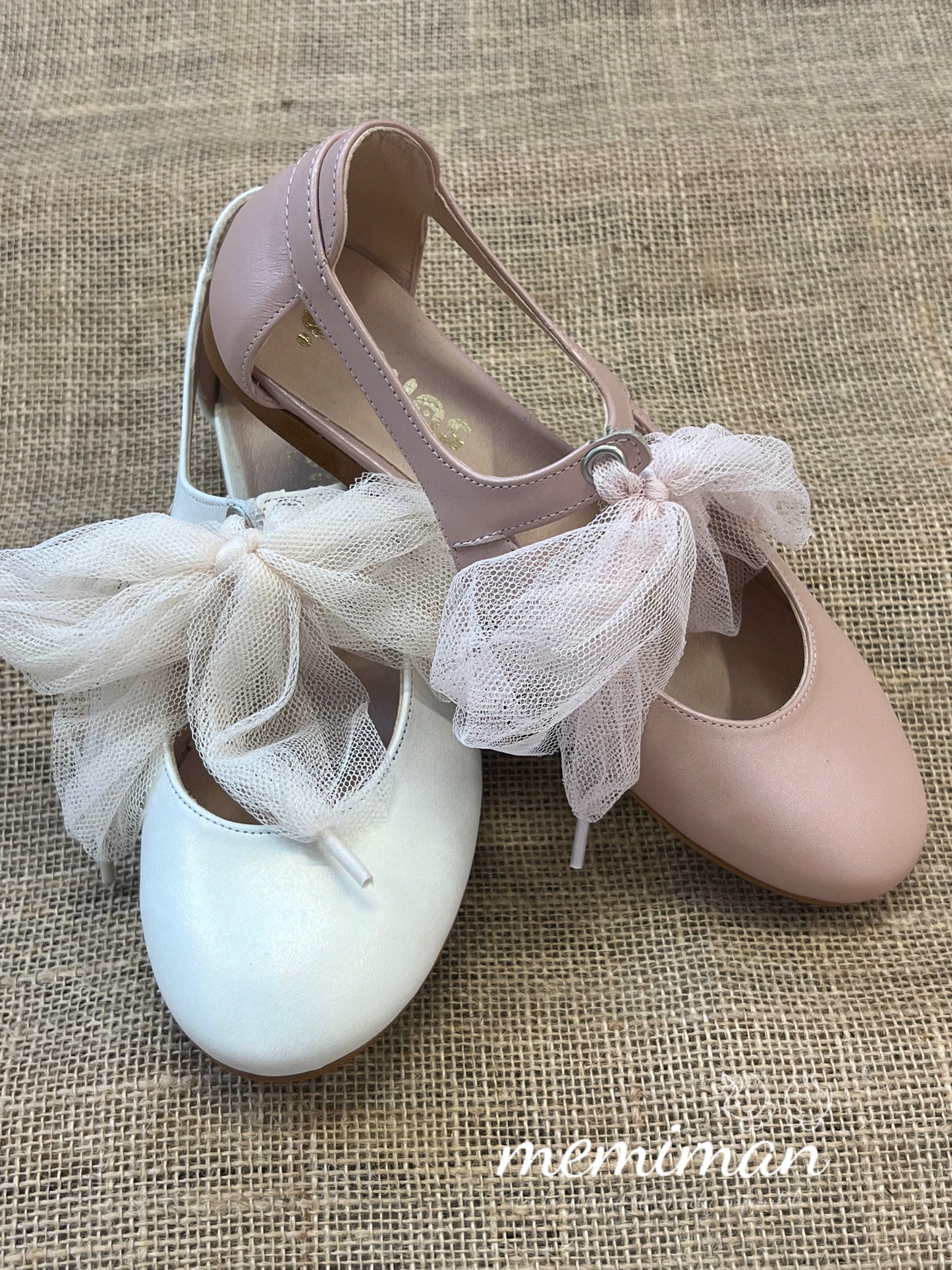 25516 Chaussure en dentelle et tulle