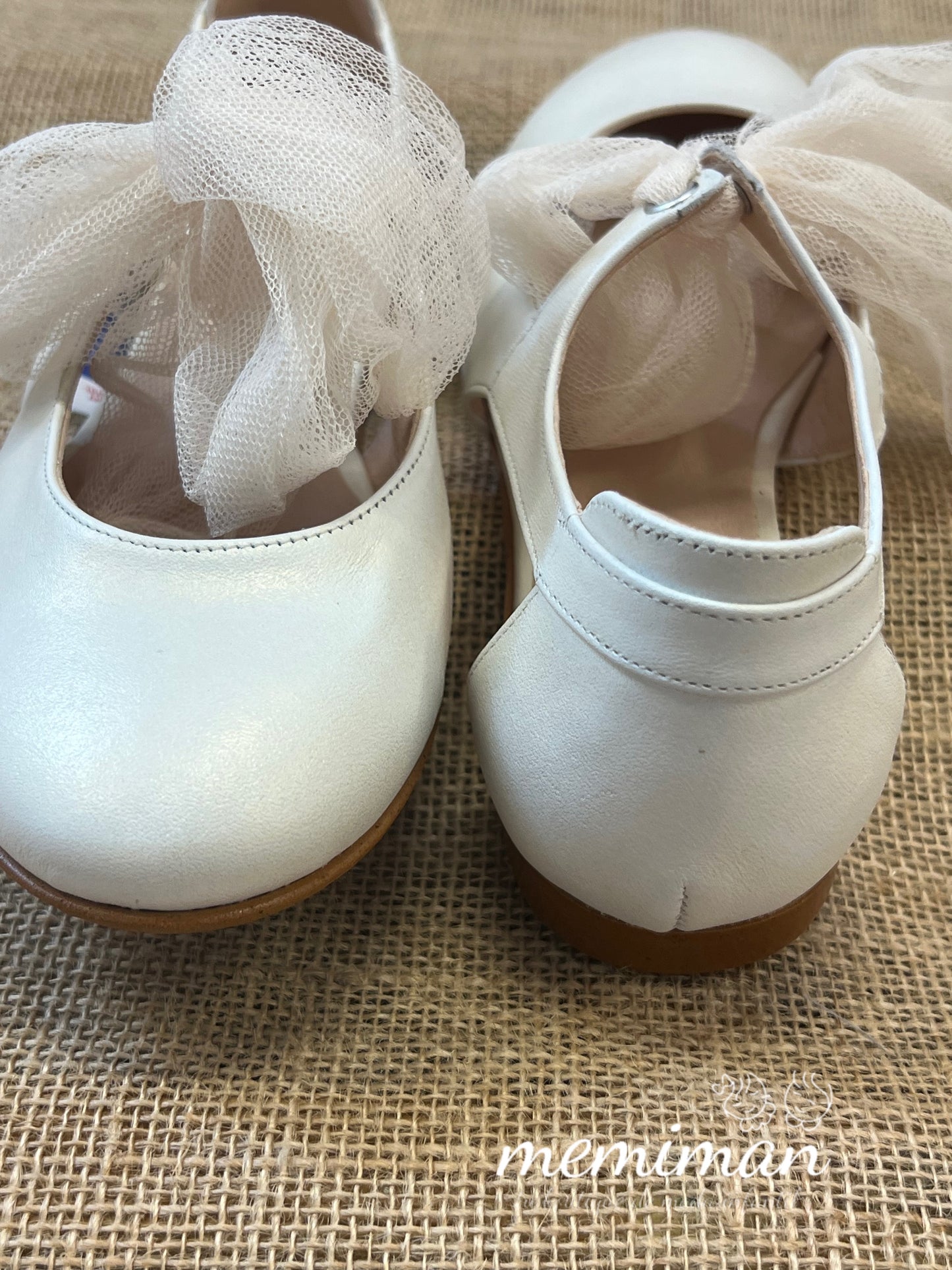 25516 Chaussure en dentelle et tulle