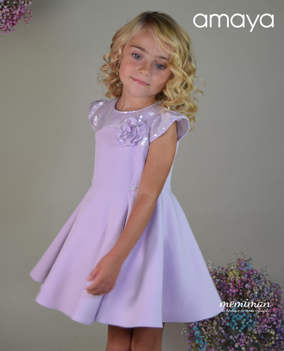 614411 Vestido com capa e lantejoulas