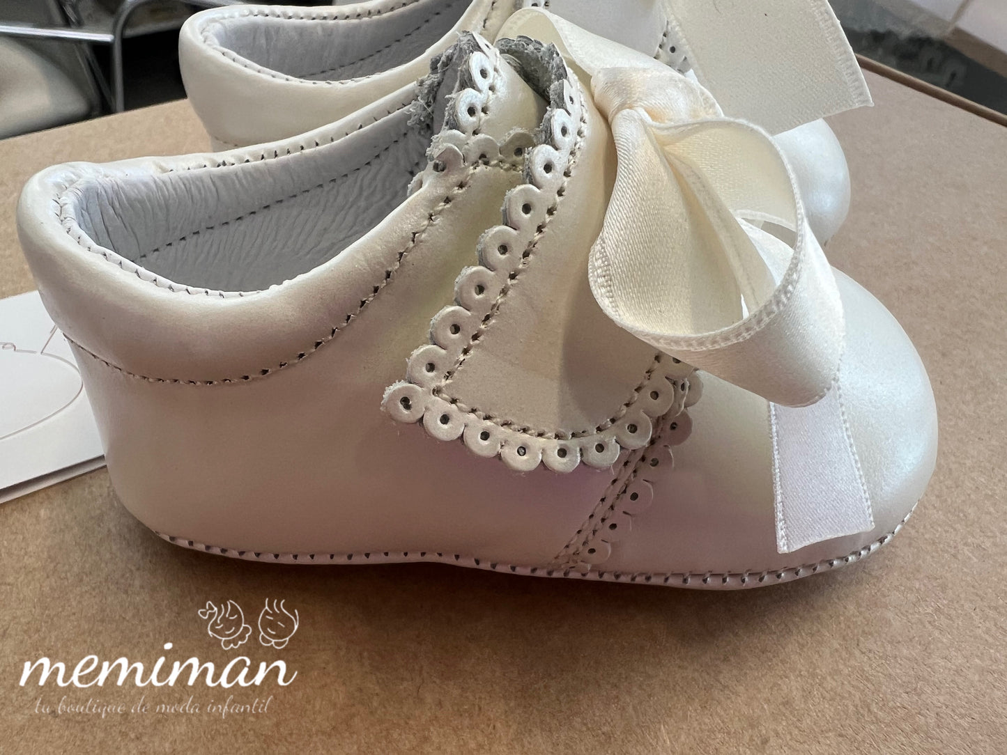 A0081.916 Leather Shoe with Bow