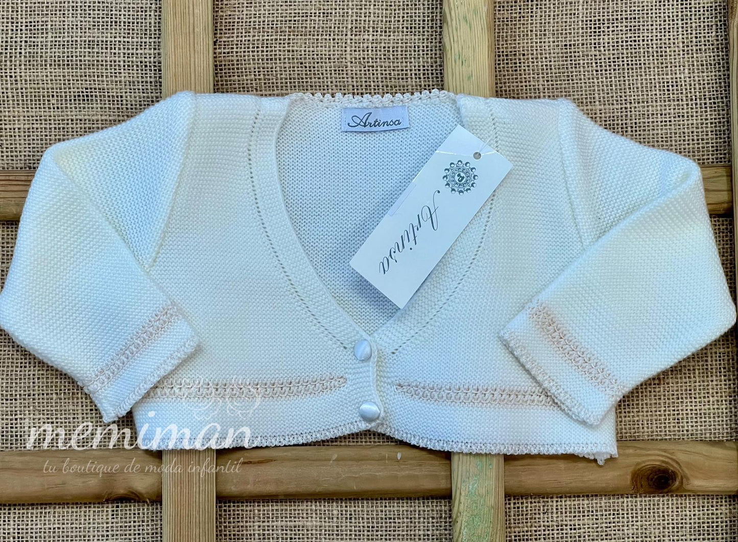 665 Chaqueta cuello pico