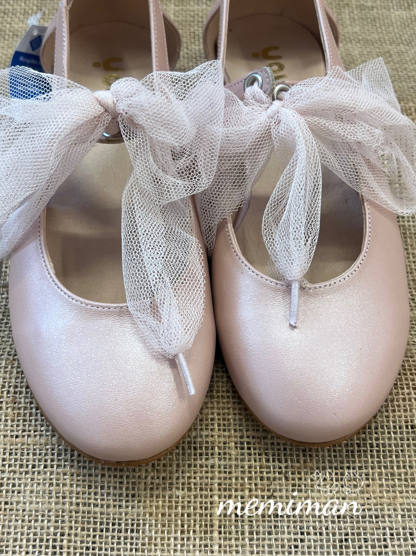 25516 Chaussure en dentelle et tulle