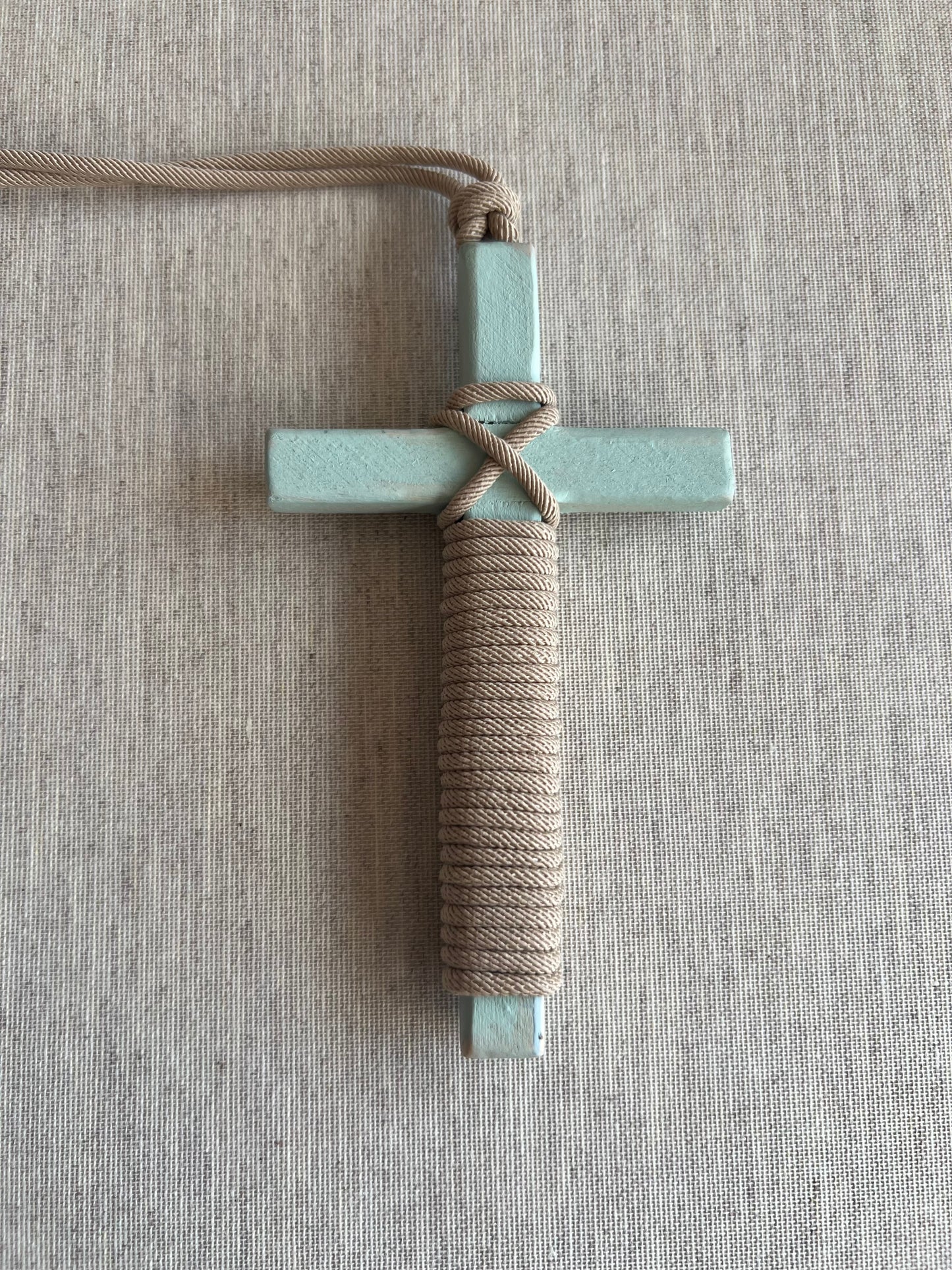 10-09032 Colored wood crucifix