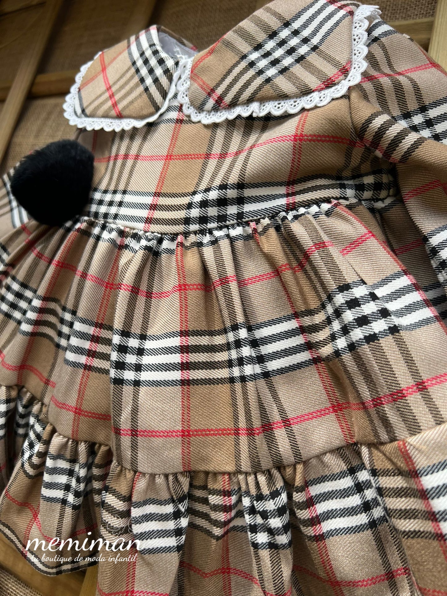 823919 Jesusito Burberry