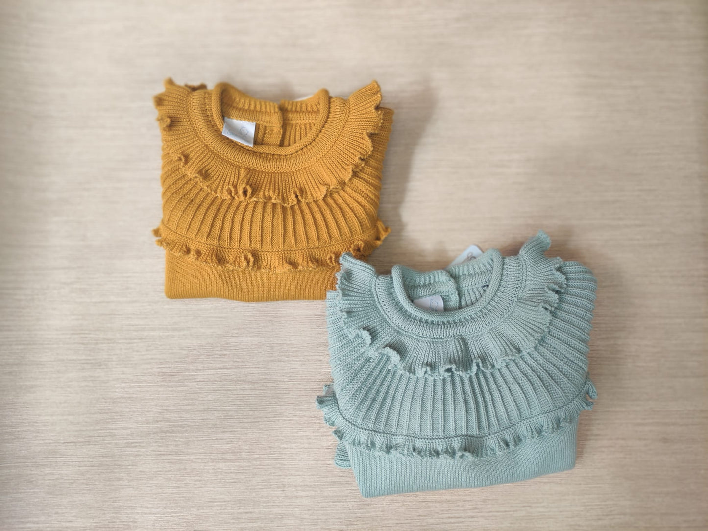 2-263 Maglione in maglia da bambina