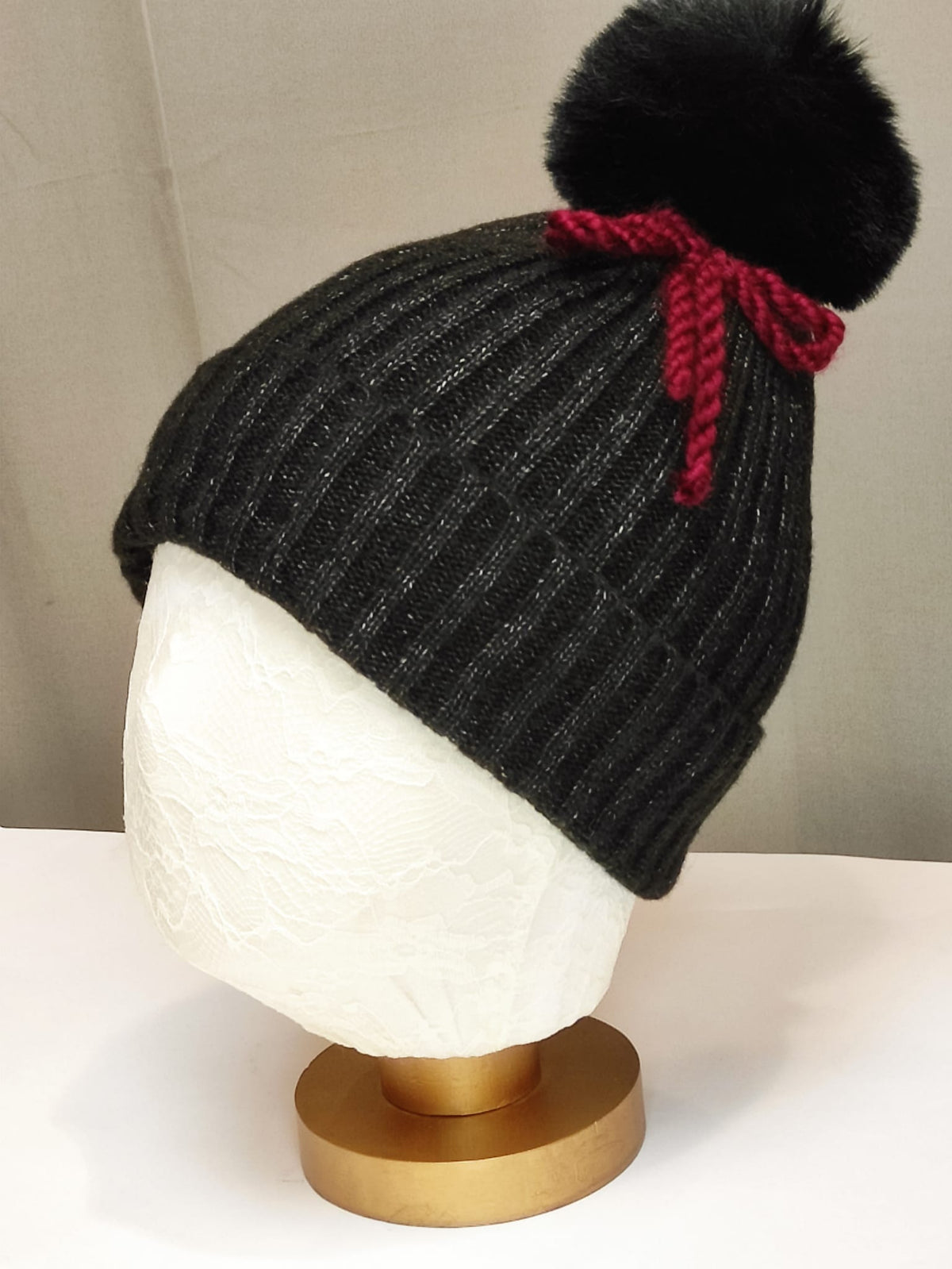 Gorro lana pompón y lazo