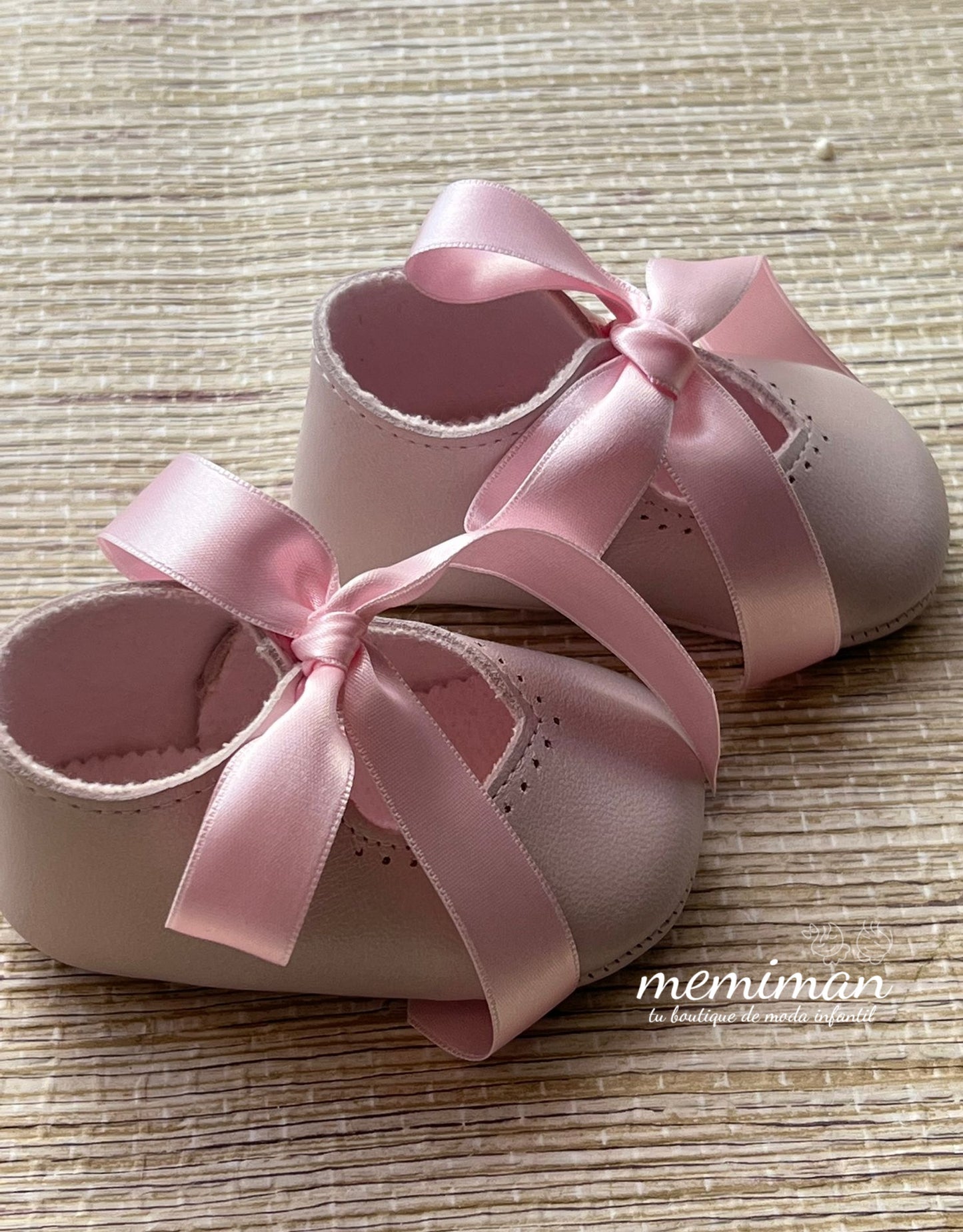 7216 Angelito Mother-of-Pearl Skin Heart Neckline