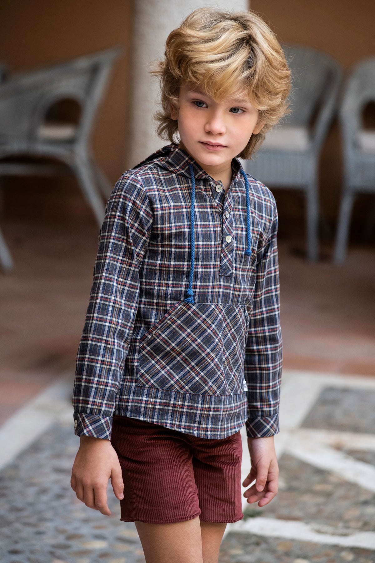 Chemise bleue à capuche
