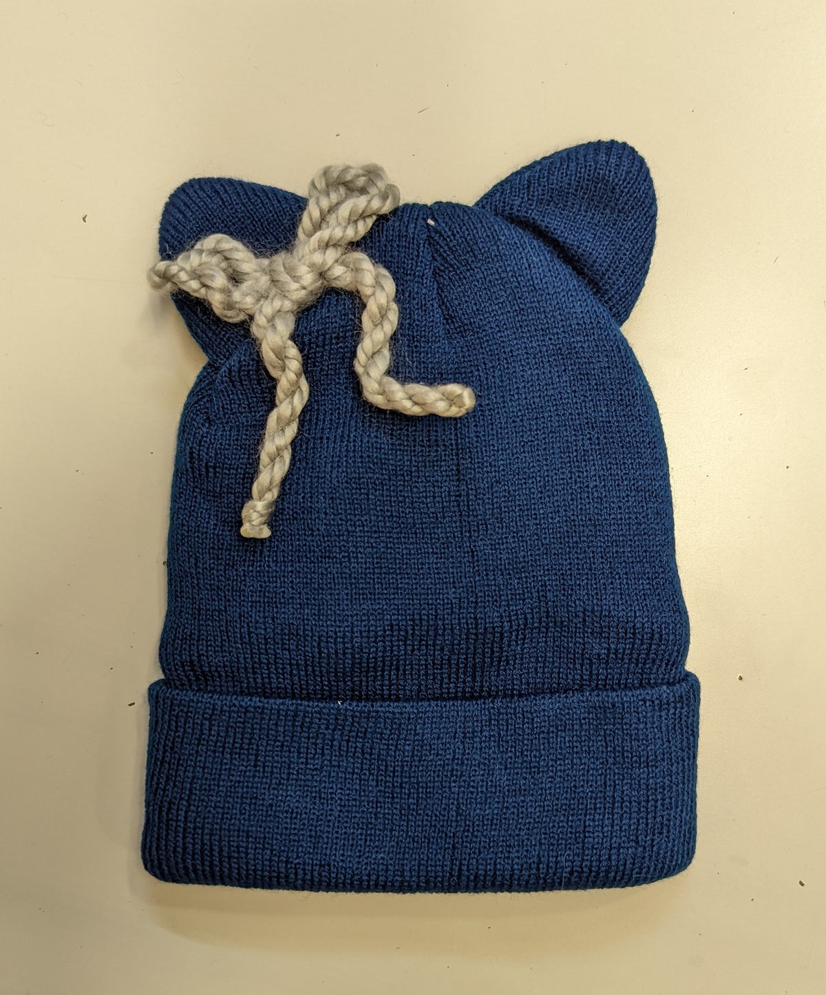 Kitten hat with bow