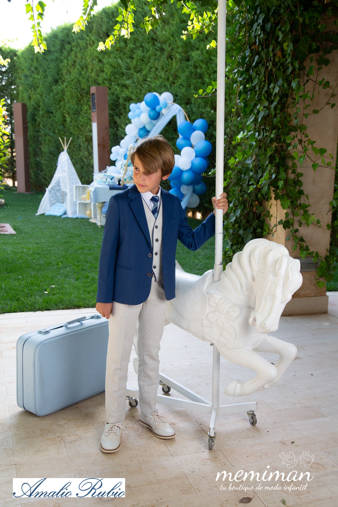 2A-10-2704 Communion street suit