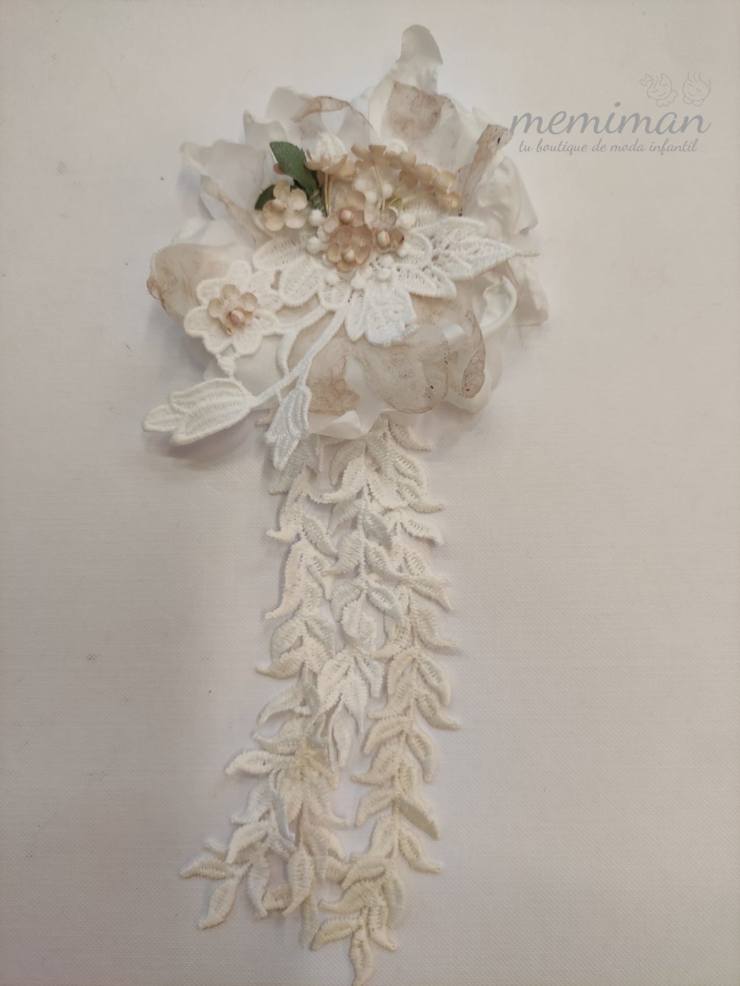 557015AD CECILE Flower decoration for communion