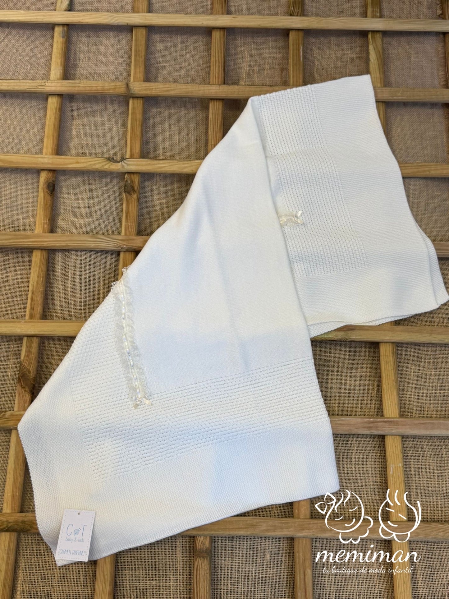 252-2022P Châle en dentelle pour bébé avec nœud 