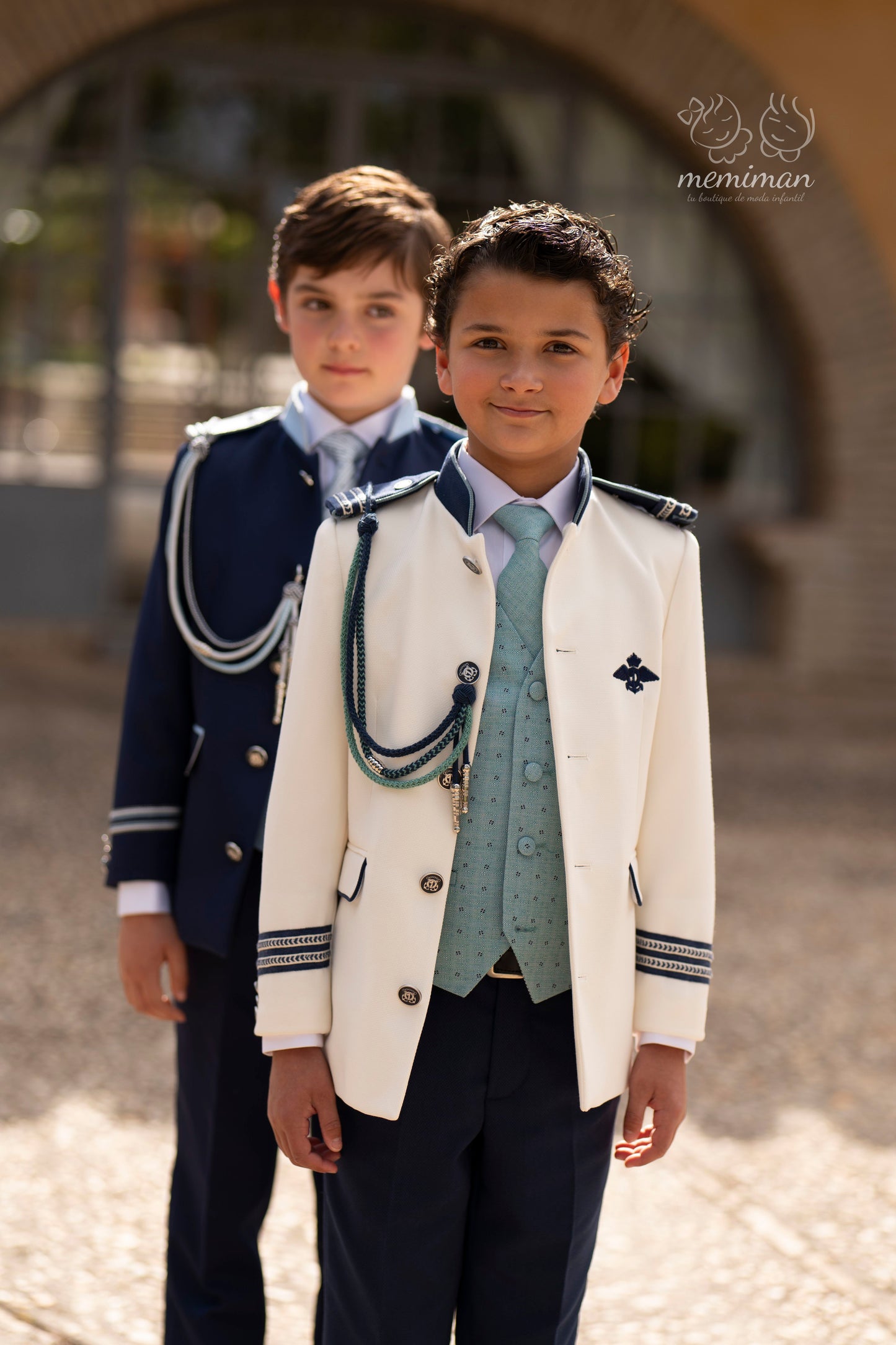 10-02131 Traje Almirante Mao Bicolor