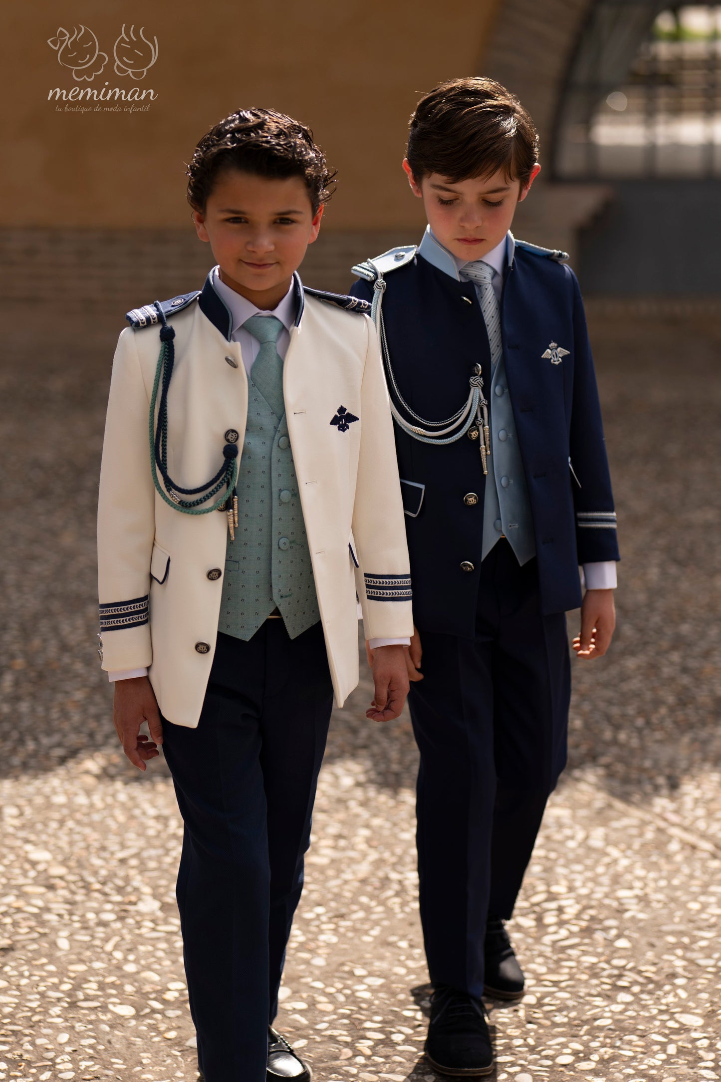 10-02131 Traje Almirante Mao Bicolor