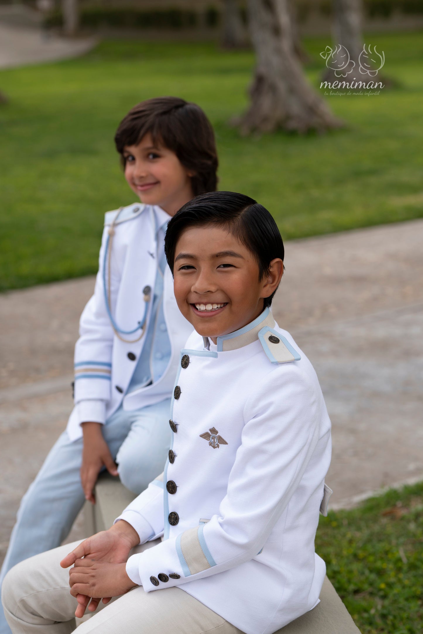 10-02142 Traje Almirante Levita