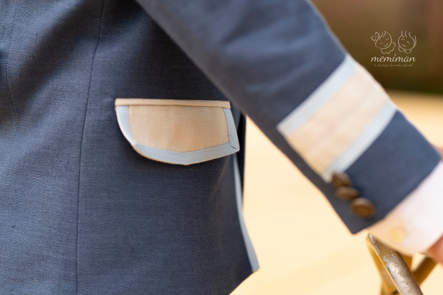 10-02142 Traje Almirante Levita