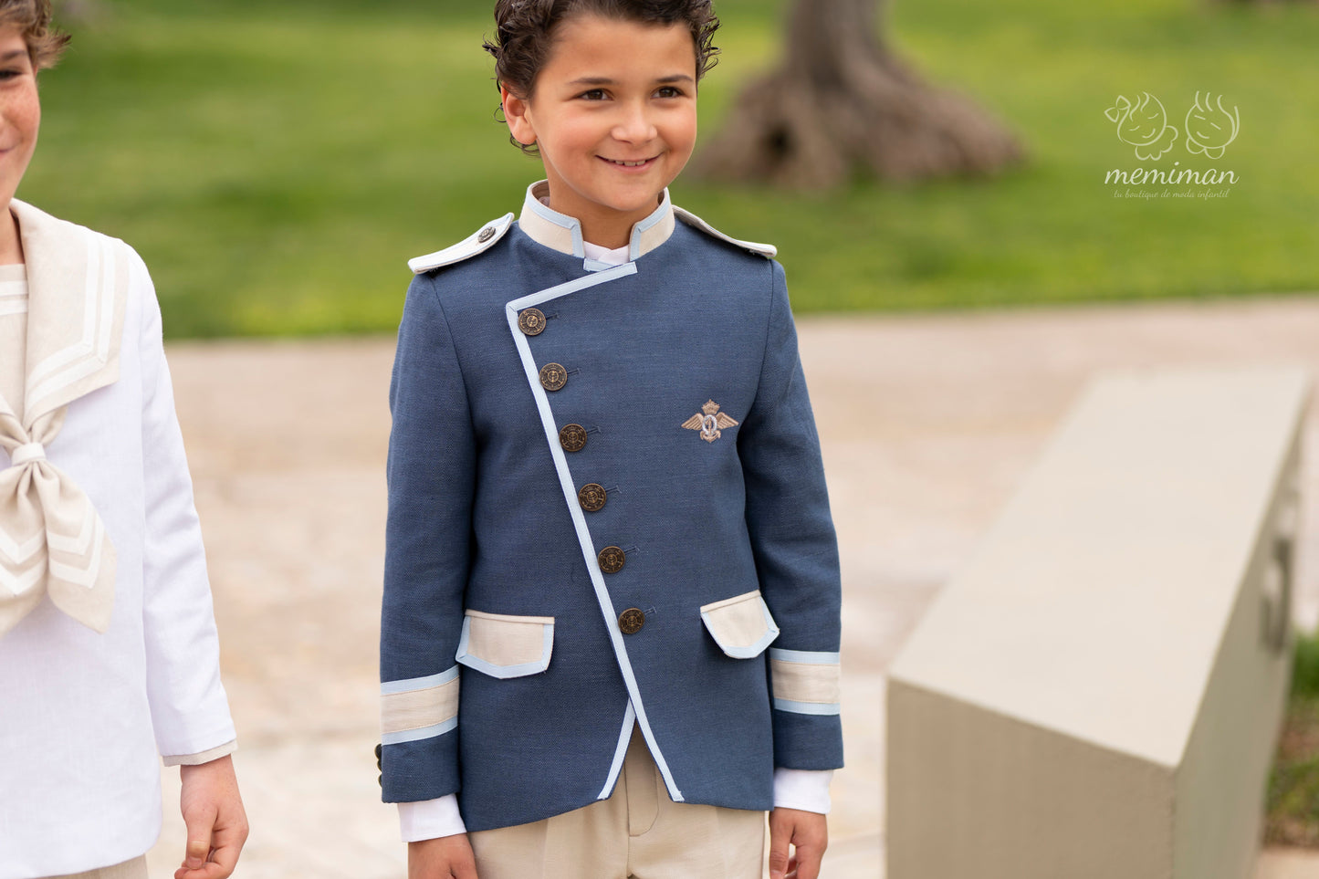 10-02142 Traje Almirante Levita