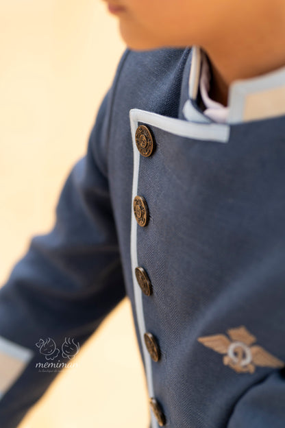 10-02142 Traje Almirante Levita