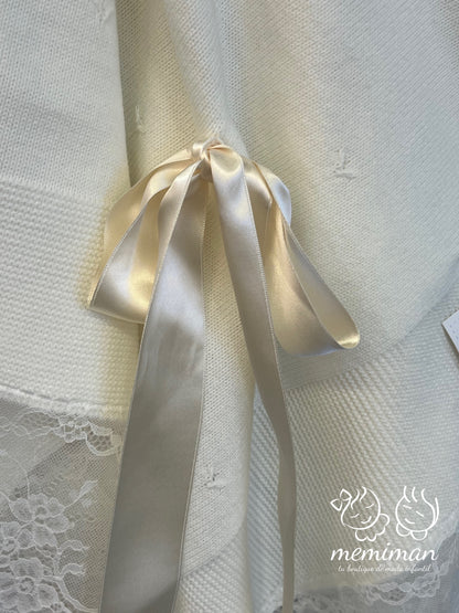 252-2021P Châle pour bébé avec pinces en dentelle 