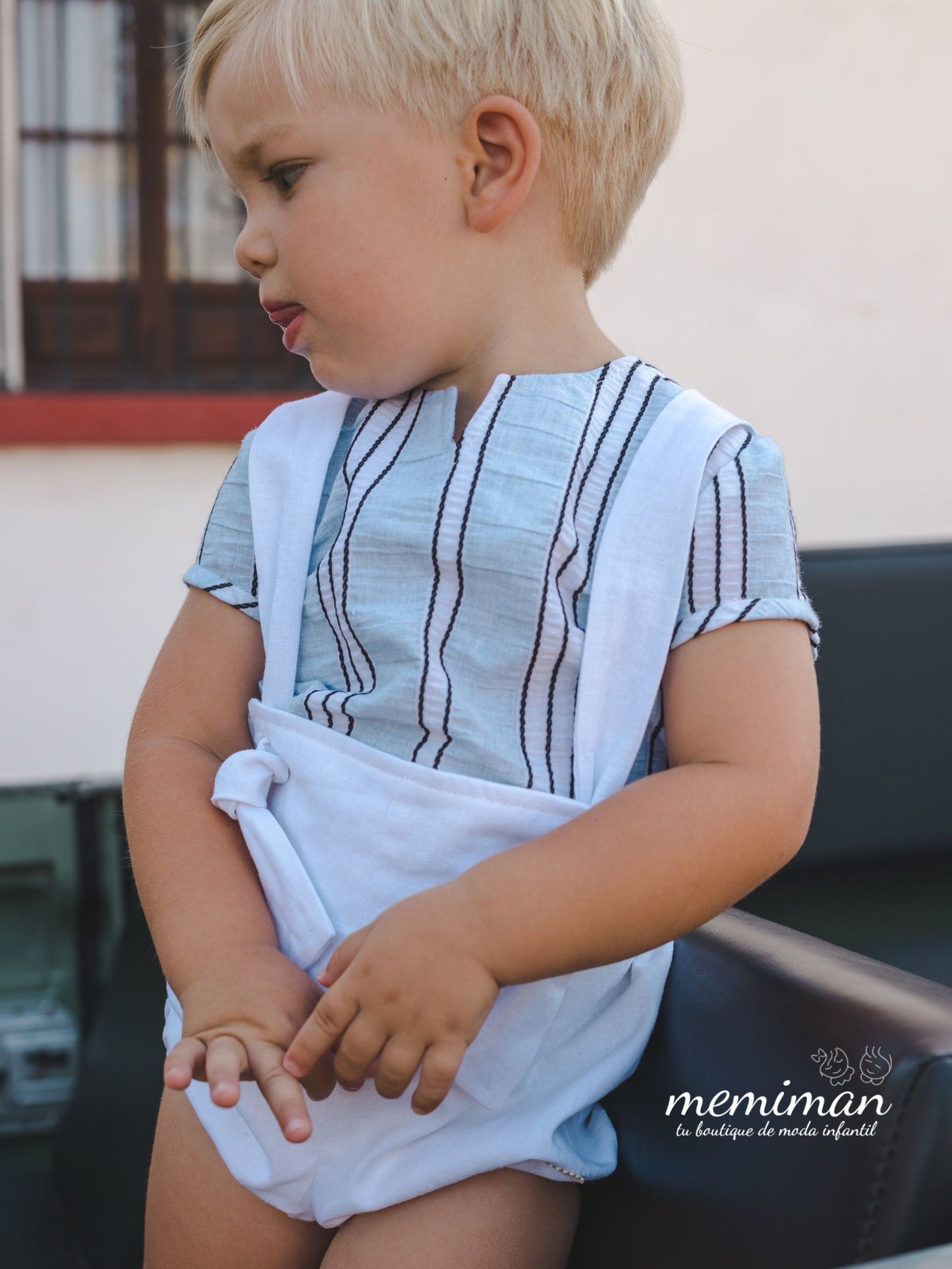 01-46023 Conjunto bebé blanco camisa rayas