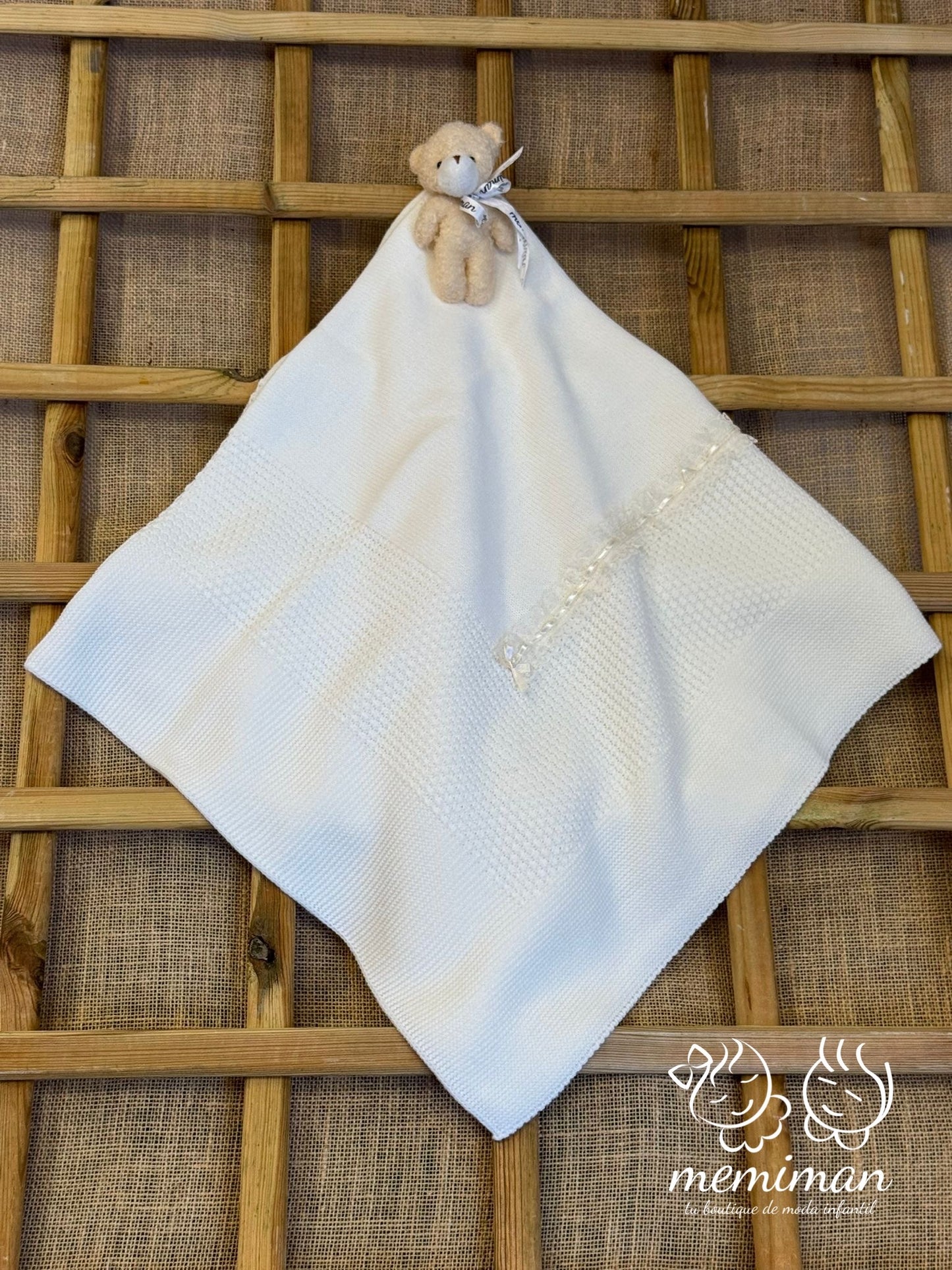 252-2022P Châle en dentelle pour bébé avec nœud 