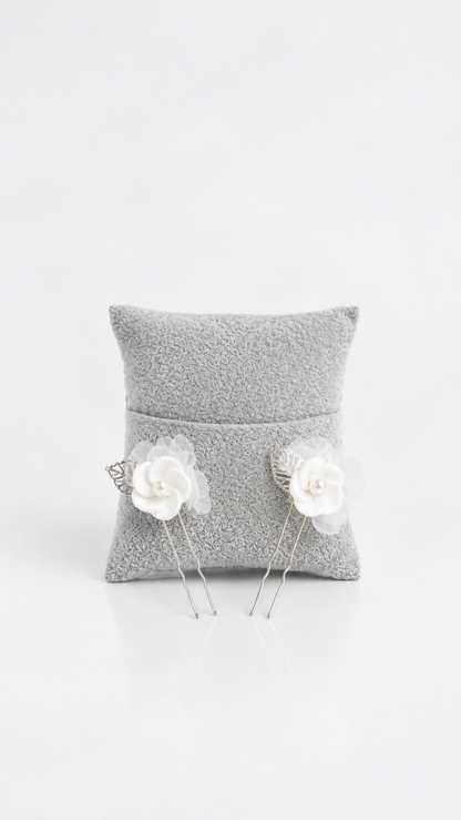 AGUJONES Flores Porcelana-Perla COM/CER