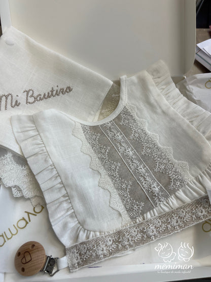 632169 Attache-bavoir, mouchoir et tétine