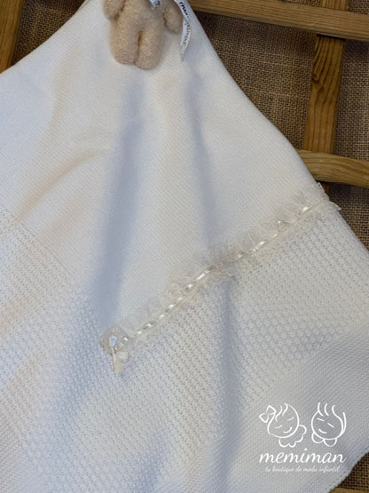 252-2022P Châle en dentelle pour bébé avec nœud 