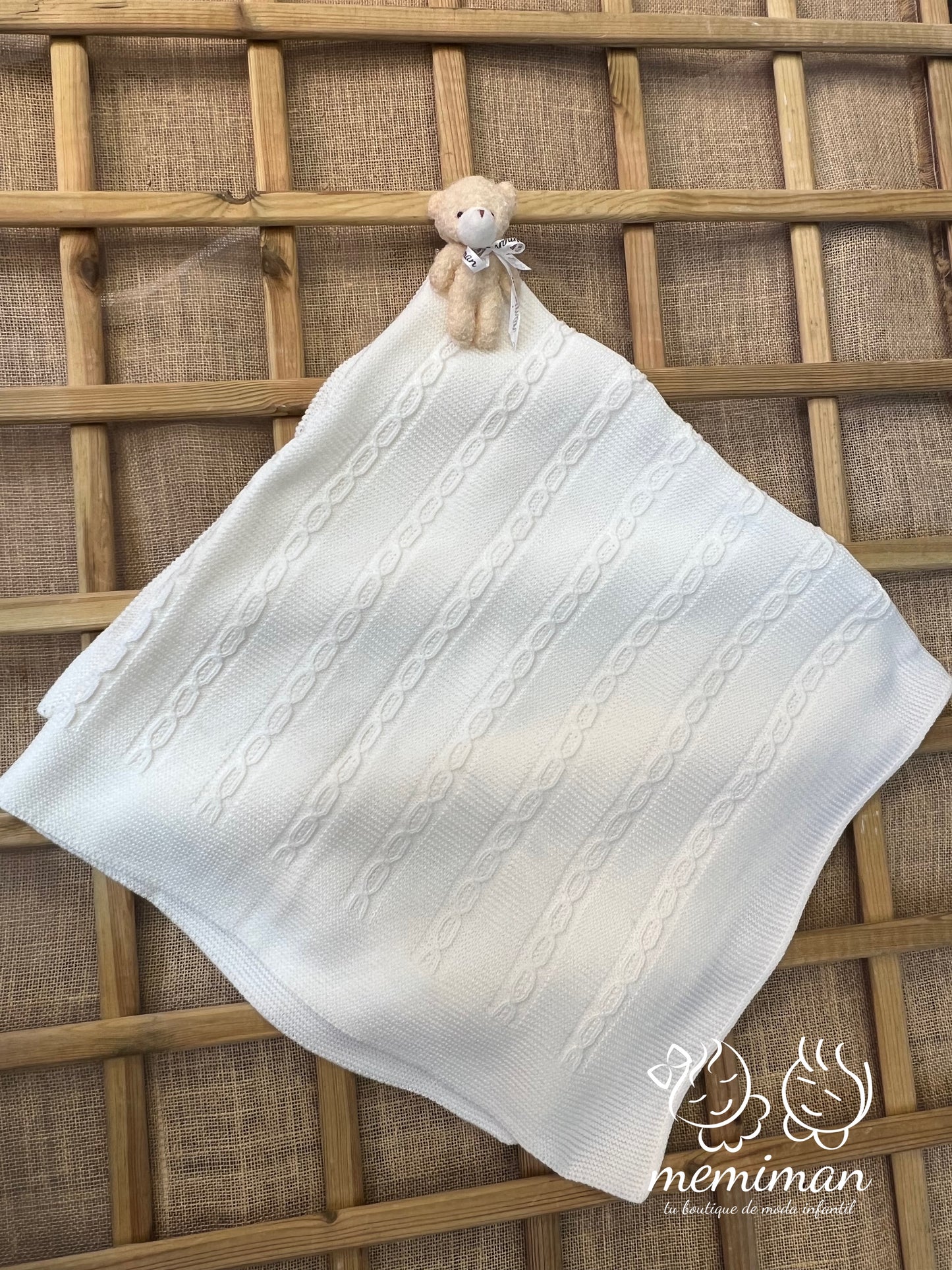 25750 Couverture tressée