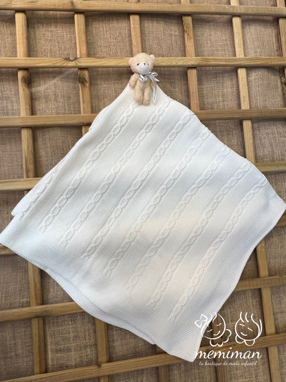 25750 Couverture tressée