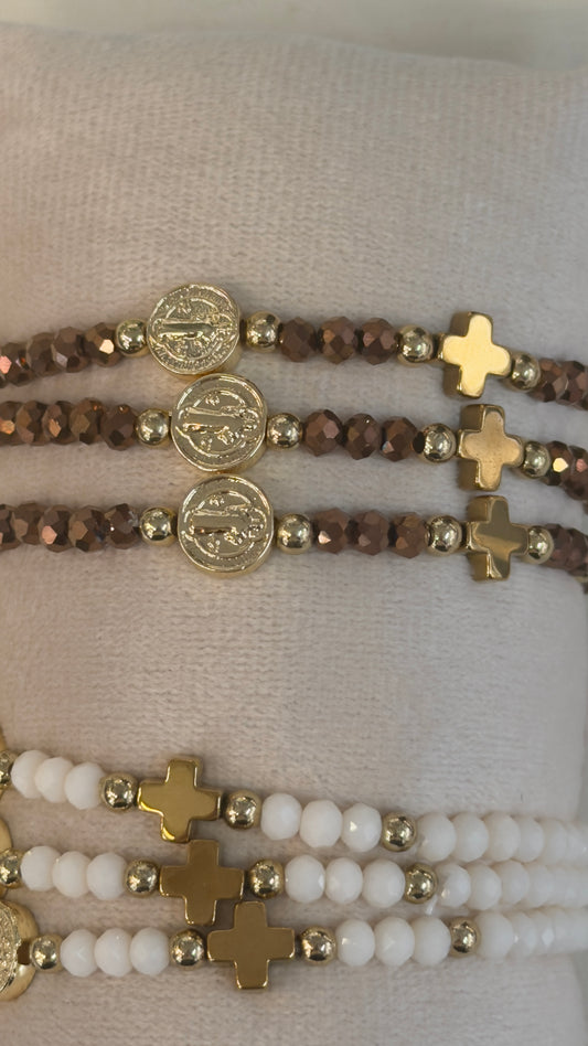 Pulsera medalla-cruz con piedras