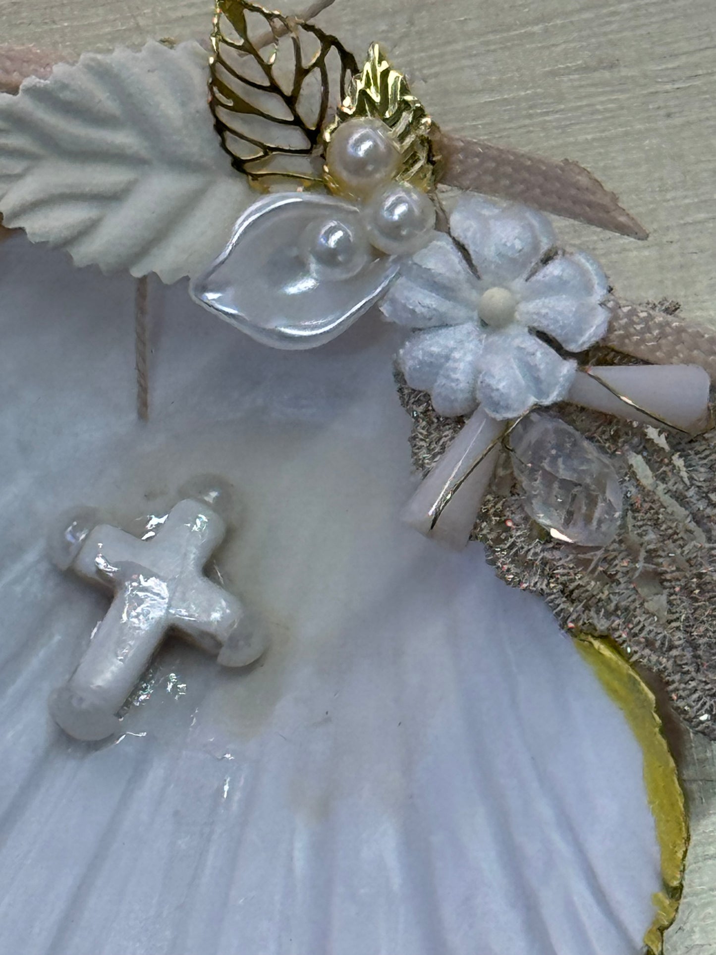 Baptism Shell with Golden Edge and Cross