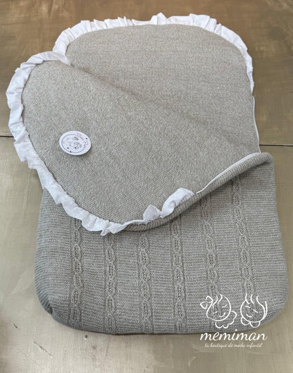 25749 Veste tricotée 