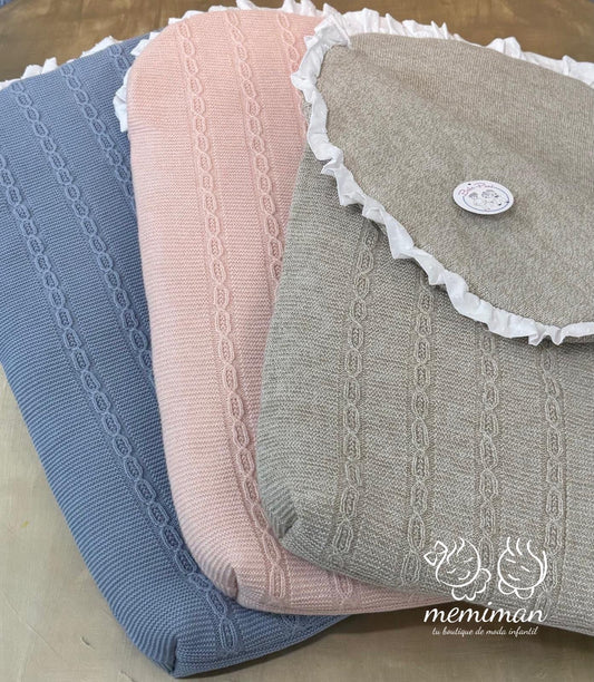 25749 Veste tricotée 