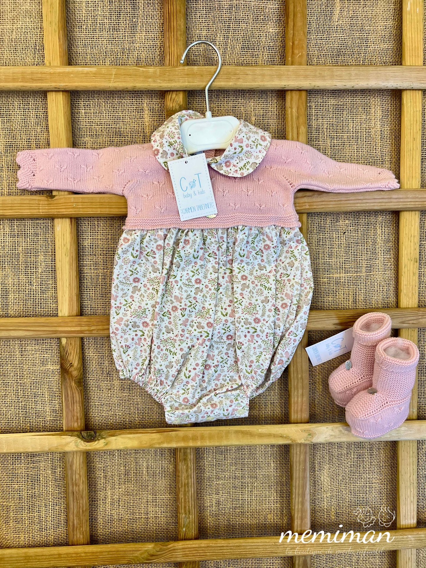 252-4597 Combinaison en tricot à motif écureuil 