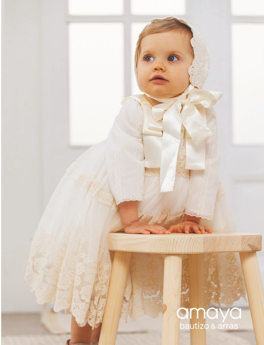 532191 Vestido manga larga, crudo, de punto y tul bordado